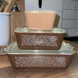 Pyrex Woodland Refrigerator Set (3) with Extra Lids
